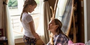 Christy (JENNIFER GARNER) assures Anna (KYLIE ROGERS) that everything will be alright in Columbia Pictures' MIRACLES FROM HEAVEN.